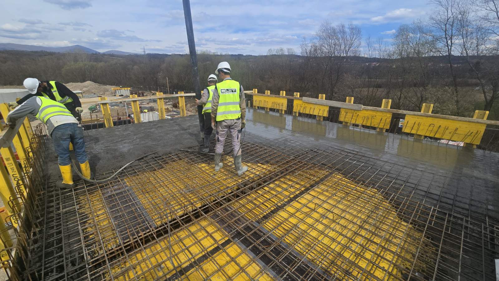 SJT Construction tim