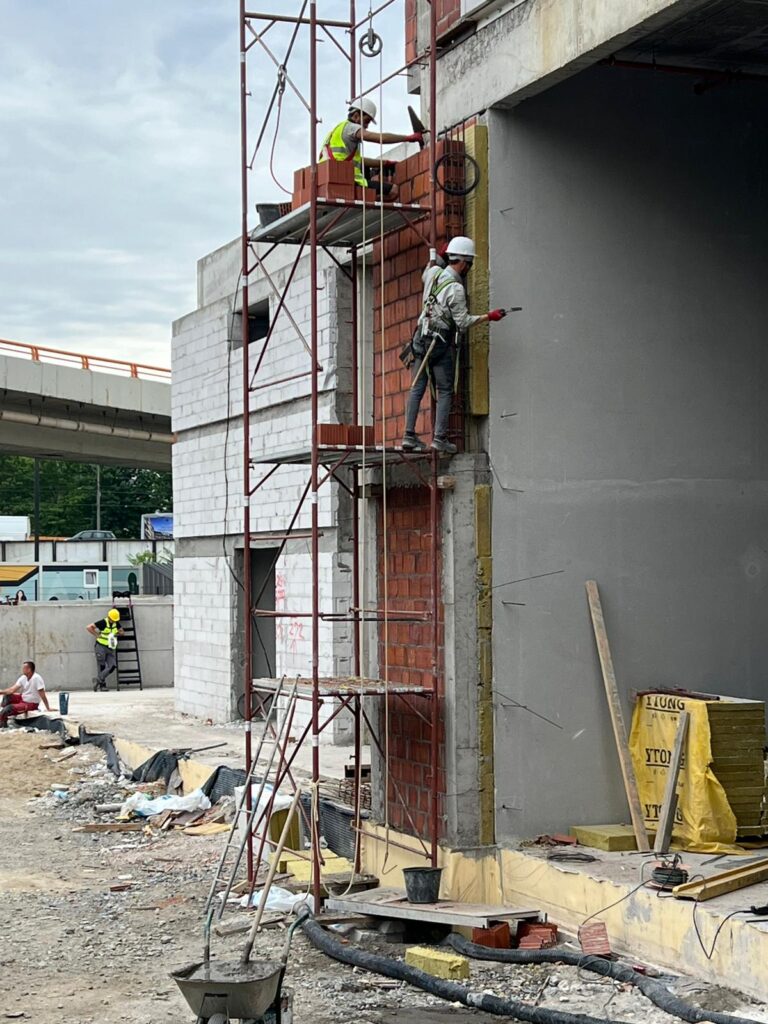 Plot 19, Beograd na vodi – zidarski radovi